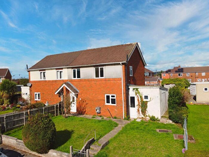 3 Bedroom Semi-Detached House For Sale In Heol Pantgwyn, Llanharry, CF72