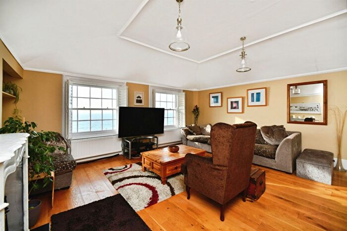 2 Bedroom Flat For Sale In Marine Parade, Brighton, BN2