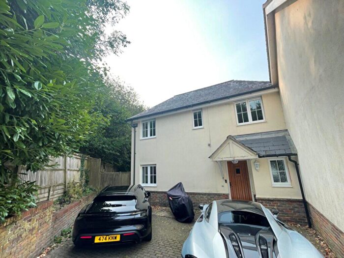2 Bedroom Semi-Detached House To Rent In Fairfield Road, East Grinstead, RH19