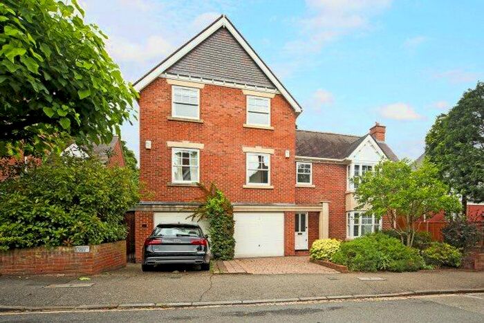 4 Bedroom Semi-Detached House To Rent In Raymond Road, London, SW19