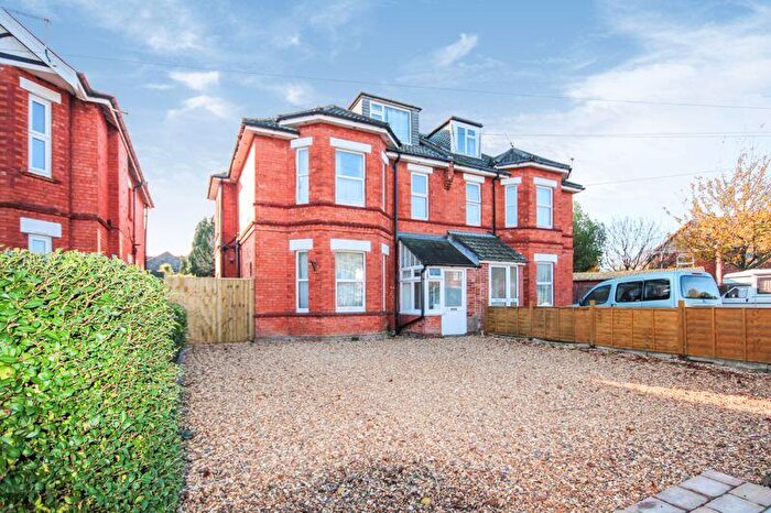 6 Bedroom Semi Detached House To Rent In Double Bedroom, Student Home, BH8