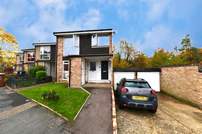 2 Bedroom Maisonette For Sale In Berkeley Close, Stevenage, SG2