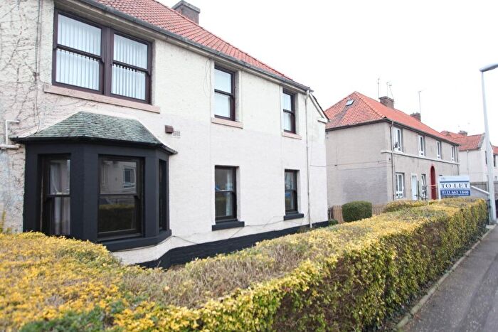 3 Bedroom Flat To Rent In Allan Terrace, Dalkeith, Midlothian, EH22