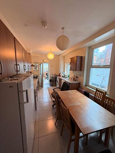 8 Bedroom Terraced House To Rent In Sunbury Avenue, Newcastle Upon Tyne, NE2