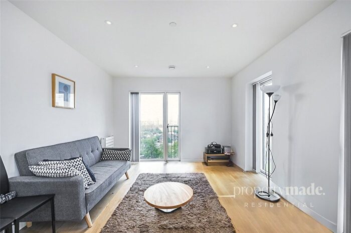 1 Bedroom Flat For Sale In , Maud Street, Canning Town, London, E16