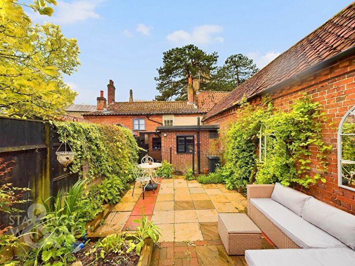 2 Bedroom Detached House For Sale In Dereham Road, Mattishall, NR20