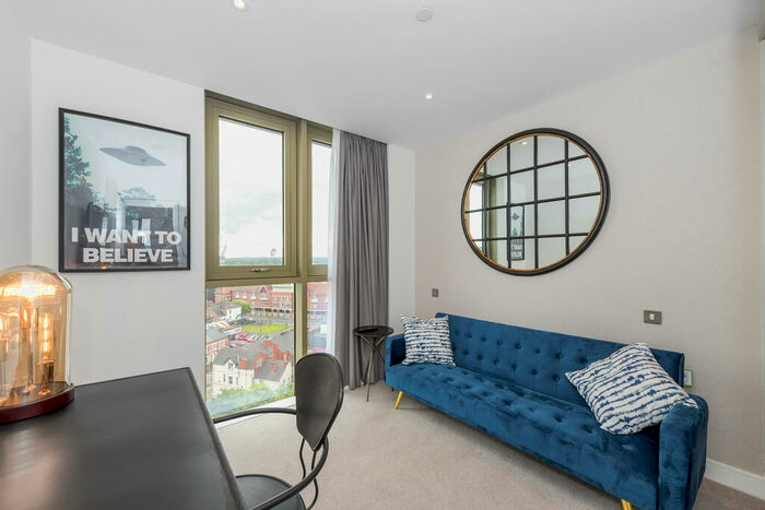 3 Bedroom Apartment To Rent In Penthouse, Pavilion Road, NG2