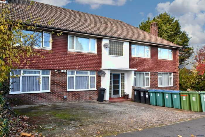 2 Bedroom Flat To Rent In High Road, Leavesden, Watford WD25