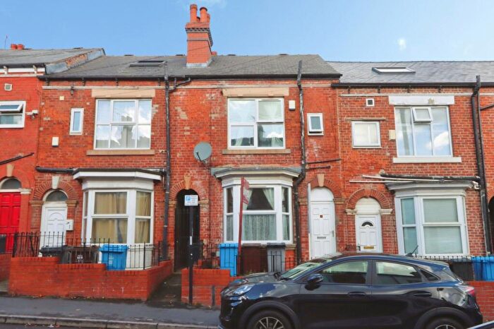 3 Bedroom Terraced House For Sale In Clarke Square, Sheffield, S2