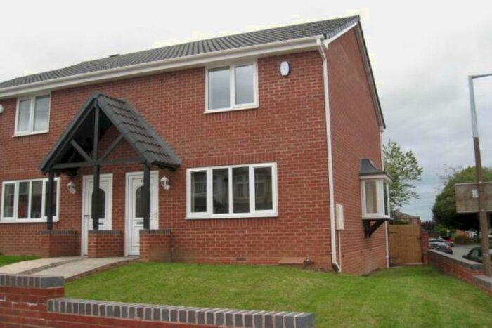 2 Bedroom Detached House To Rent In Tividale Road, Tipton, West Midlands, DY4