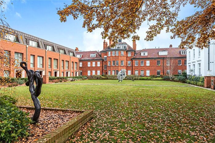 1 Bedroom Apartment For Sale In Kidderpore Avenue, London, NW3