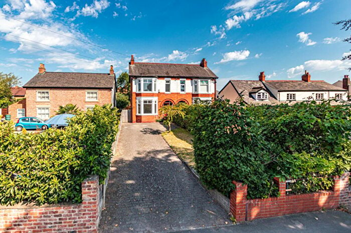 3 Bedroom Semi Detached House For Sale In Davyhulme Road, Davyhulme, Manchester, M41