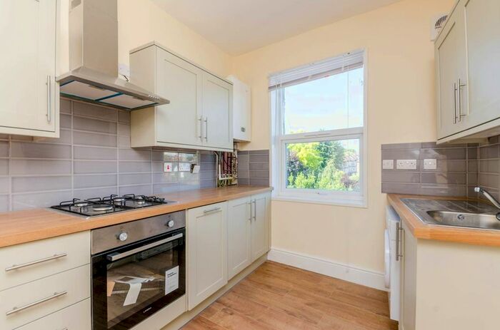 1 Bedroom Flat To Rent In Elm Park, Brixton, London, SW2