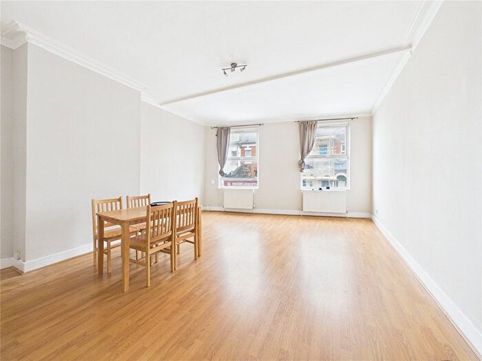 2 Bedroom Flat To Rent In Hoe Street, Walthamstow, E17