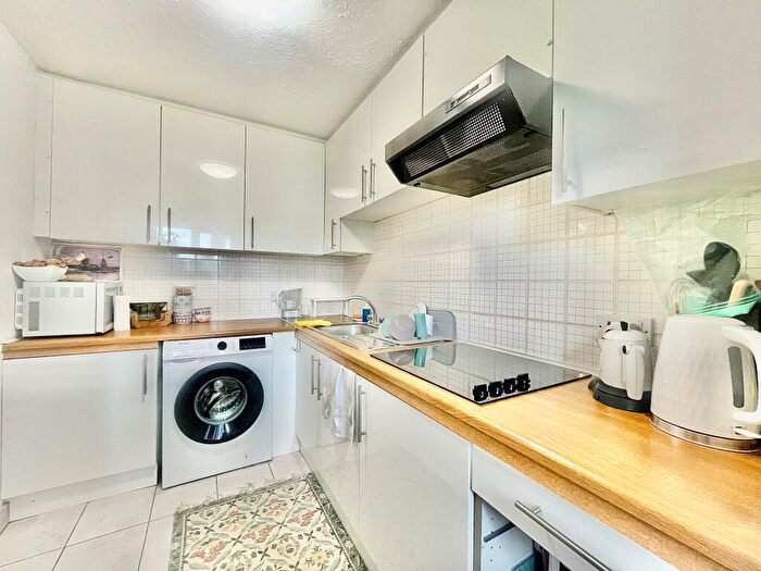 1 Bedroom Apartment To Rent In The Knowle, Hoddesdon, EN11