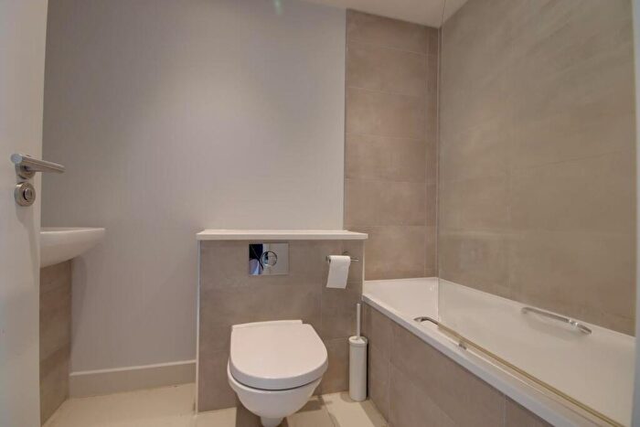 2 Bedroom Duplex To Rent In St. Ann Way, Gloucester, GL1