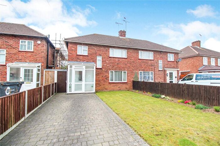 3 Bedroom Semi-Detached House For Sale In Saxon Close, Colchester, CO3