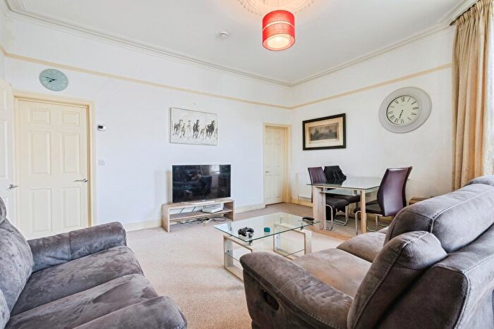 1 Bedroom Flat For Sale In Grenville Road, Plymouth, Devon, PL4