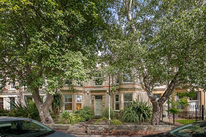 2 Bedroom Flat For Sale In Sanderson Road, Jesmond, Newcastle Upon Tyne, NE2