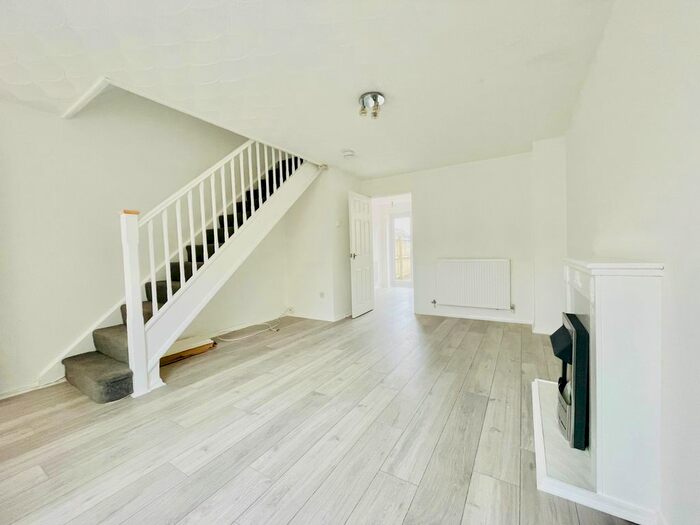 2 Bedroom Property To Rent In Clonakilty Way, Pontprennau, Cardiff, CF23