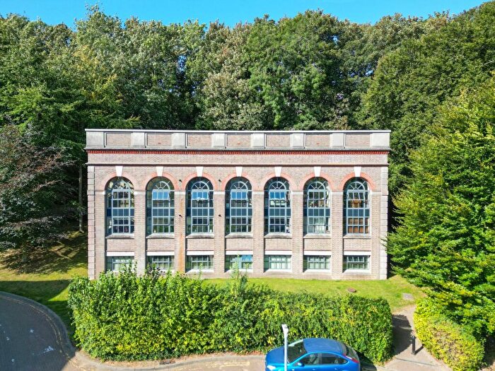 3 Bedroom Flat For Sale In Copper Beeches, Rookery Close, Brighton, BN1