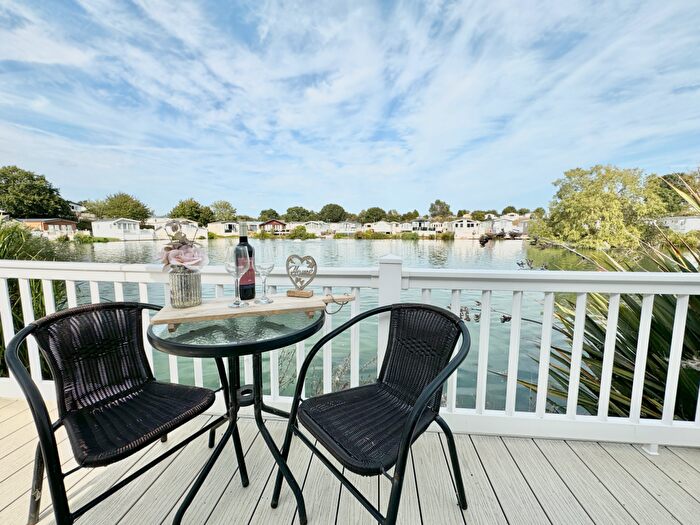 2 Bedroom Caravan For Sale In Two Bed Abi Beverley, Oaklands Holiday Park, Clacton-on-Sea, Essex, CO16