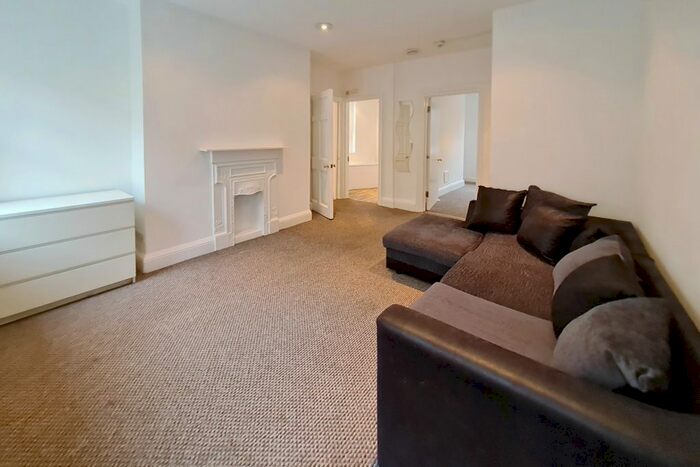1 Bedroom Flat To Rent In King's Cross Road, London, WC1X