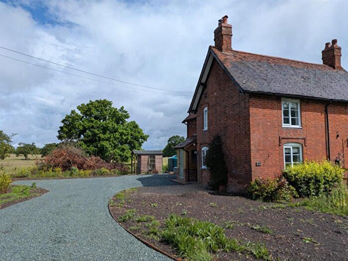 2 Bedroom Semi-Detached House To Rent In Kemps Green Road, Hockley Heath, Solihull, B94