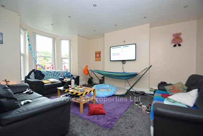 10 Bedroom Terraced House To Rent In Bainbrigge Road, Headingley, Leeds, LS6