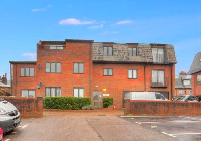 1 Bedroom Flat To Rent In Benedict House, Adelaide Street, St. Albans, Hertfordshire, AL3