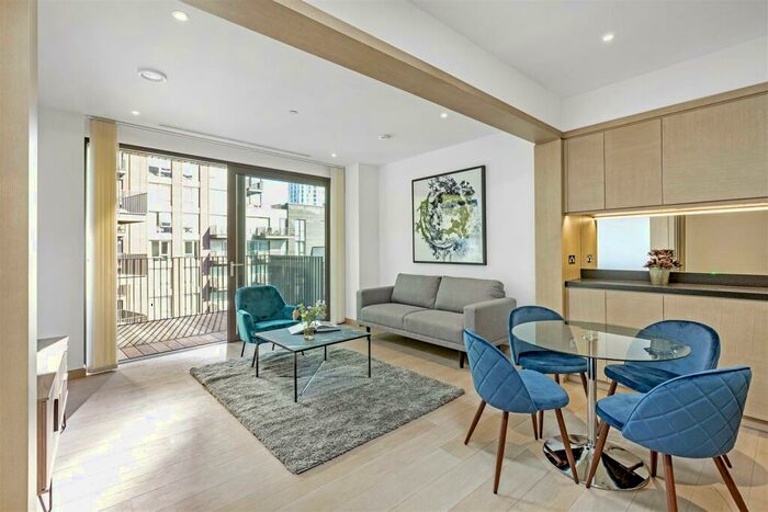 1 Bedroom Flat To Rent In Legacy Building, Embassy Gardens, Viaduct Gardens, Nine Elms, London, SW11