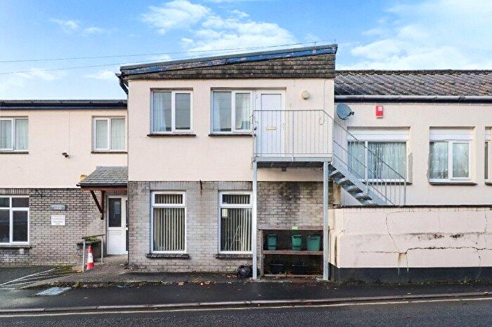 2 Bedroom Flat To Rent In Victoria Street, Holsworthy, EX22