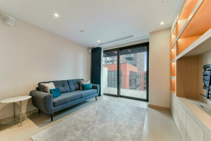 2 Bedroom Flat To Rent In Legacy Building, Embassy Gardens, London, SW11