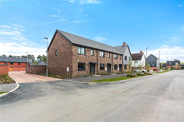 3 Bedroom Detached House To Rent In Douglas Drive, Bordon, Hampshire, GU35