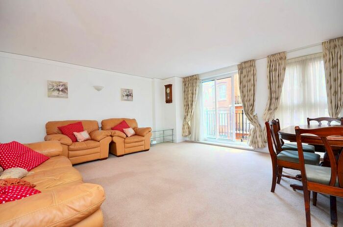 2 Bedroom Flat To Rent In Victoria Street, Westminster, London, SW1H