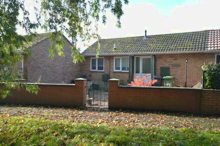 2 Bedroom Bungalow For Sale In Silurian Close, Leominster, HR6