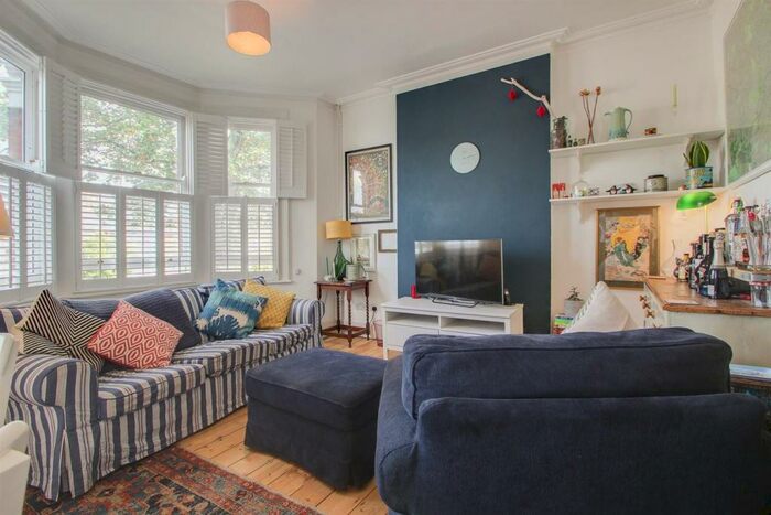 2 Bedroom Flat To Rent In Manor Park, London, SE13