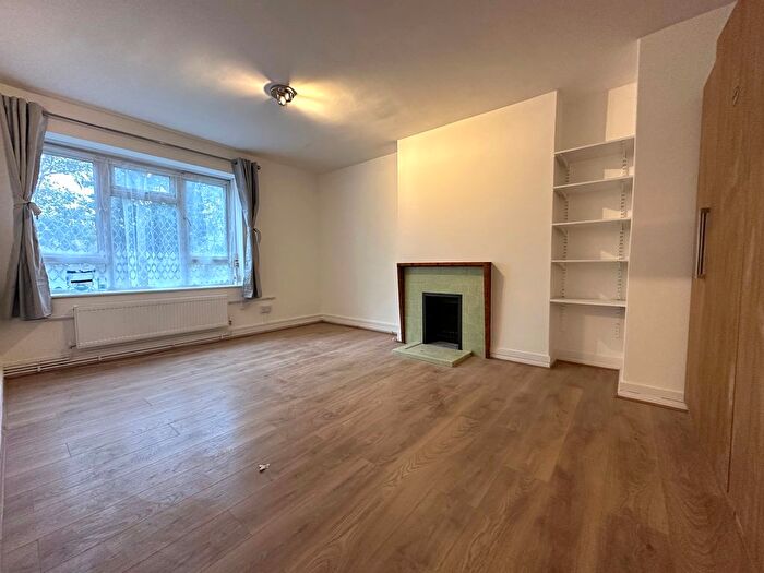 3 Bedroom Flat To Rent In Tufnell Park Road, London, N7