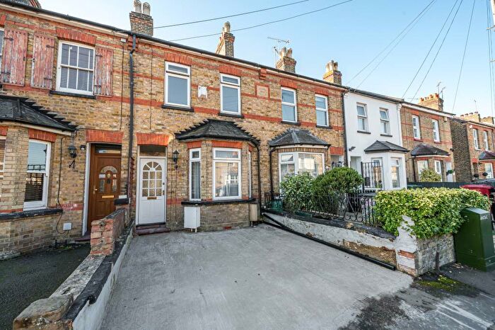 2 Bedroom Terraced House To Rent In Slough, Berkshire, SL1