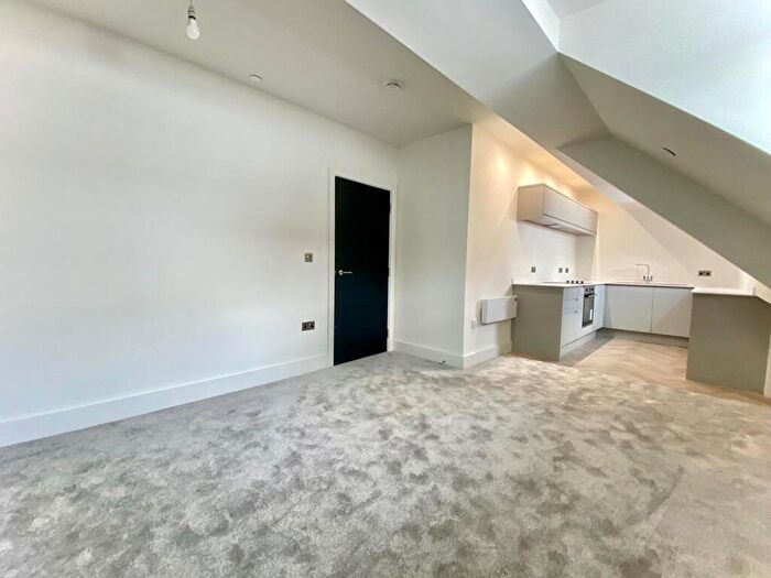 1 Bedroom Apartment To Rent In High Street, Pontypridd, CF37