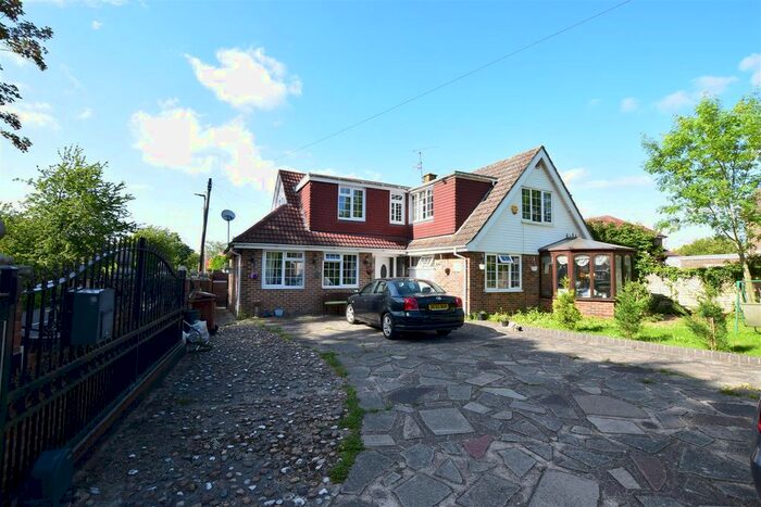 6 Bedroom Semi-Detached House To Rent In Mierscourt Road, Rainham, Gillingham, ME8