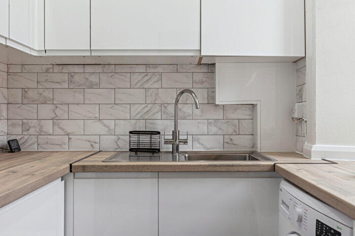 1 Bedroom Flat For Sale In Newlands Road, Cathcart, G44