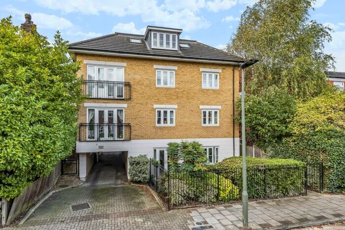 2 Bedroom Flat To Rent In Lansdowne Road Bromley, BR1