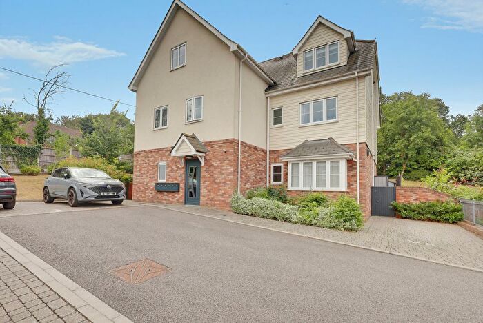 1 Bedroom Flat For Sale In Catherine Road, Benfleet, SS7