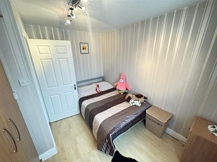 4 Bedroom Detached House For Sale In Palmers Croft, Chelmsford, CM2