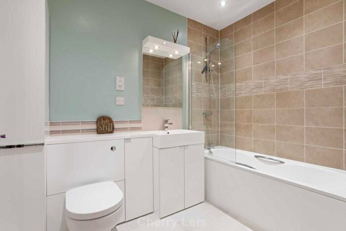 2 Bedroom Apartment To Rent In Astrop Grange, King`s Sutton, OX17