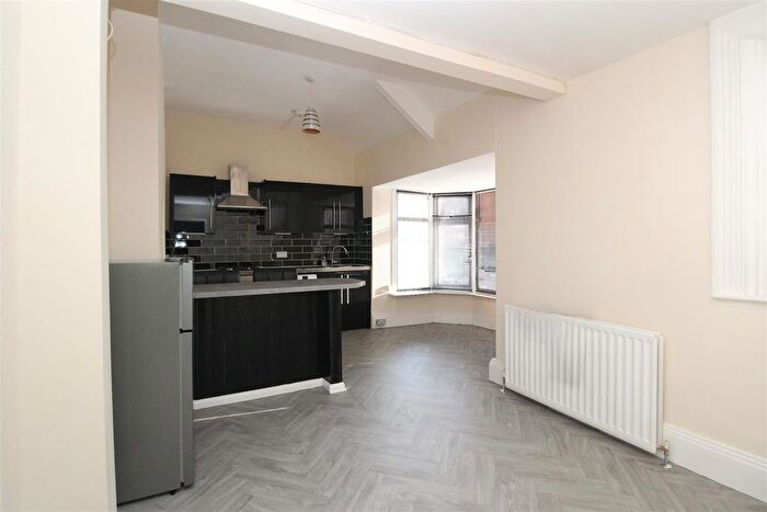 2 Bedroom Flat To Rent In Heaton Park Road, Newcastle Upon Tyne, NE6