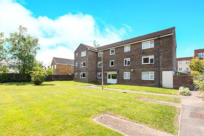 1 Bedroom Flat To Rent In Crombie Close, Waterlooville, Hampshire, PO8