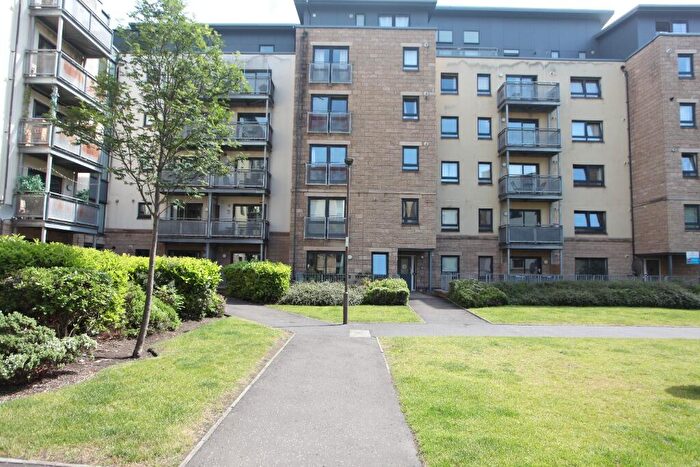 2 Bedroom Flat To Rent In Hawkhill Close, Easter Road, Edinburgh, EH7