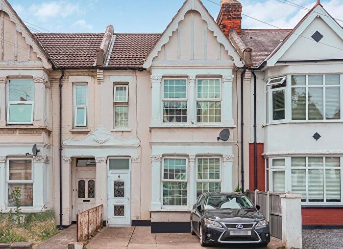 5 Bedroom Terraced House For Sale In Bellevue Road, Southend-On-Sea, SS2